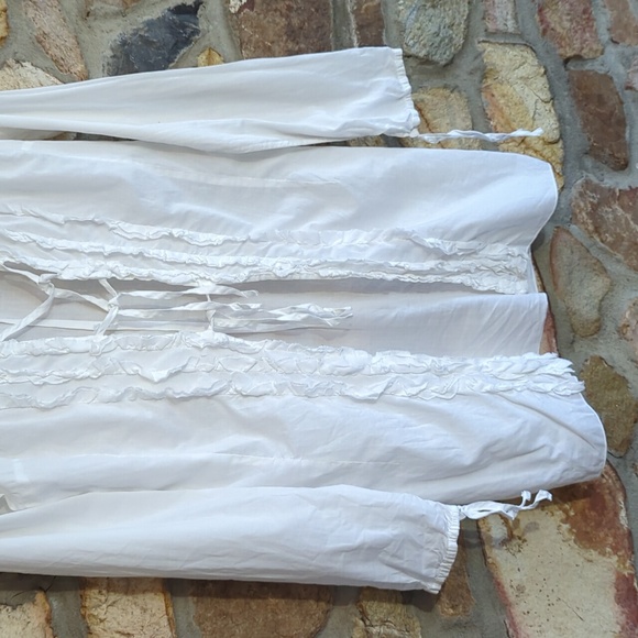 Sisley White Tunic Top with Ruffles - Picture 9 of 9